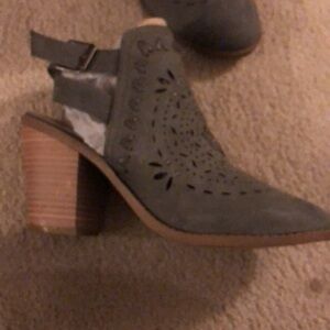 NIB Sugar Sgr-rilla Grey 8 sling back shoe